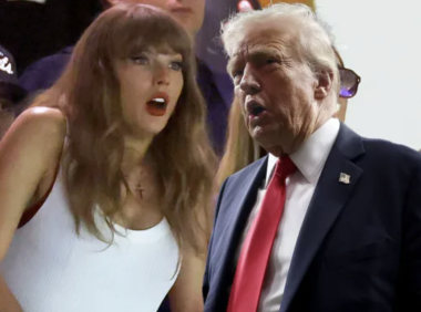 霉霉超级碗现场被嘘一脸尴尬，川普连发3贴嘲讽